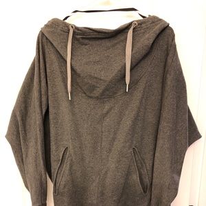 LULULEMON GREY HOODED SWEATSHIRT